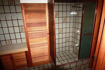 Illawong Apartments - Surfers Gold Coast 3