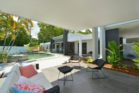 #2 Andrews â€“ Port Douglas - Surfers Gold Coast 3