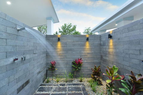 #2 Andrews â€“ Port Douglas - Surfers Gold Coast 5