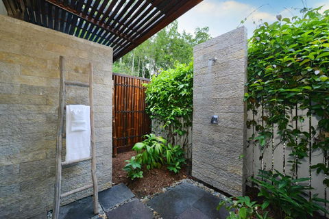 #2 Andrews â€“ Port Douglas - Surfers Gold Coast 4