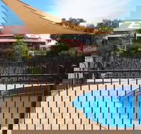 Golden Guitar Motor Inn - Surfers Gold Coast