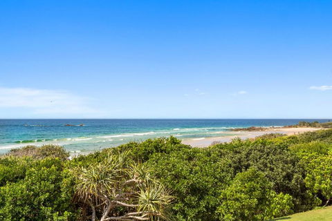 On The Beach At Hastings Point - Surfers Gold Coast 4