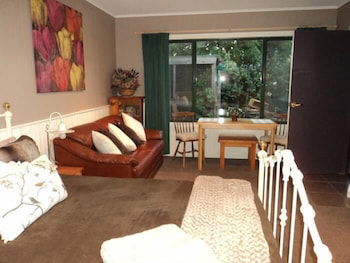 Forest Lodge Chalets - Surfers Gold Coast 5