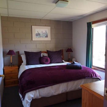 Forest Lodge Chalets - Surfers Gold Coast 2
