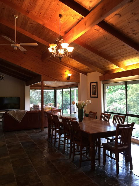 Forest Lodge Chalets - Surfers Gold Coast 6