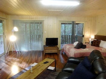 Treetops Accommodation Montville - Surfers Gold Coast 2