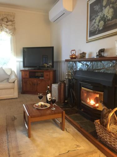 Bessies Cottage - Surfers Gold Coast 3