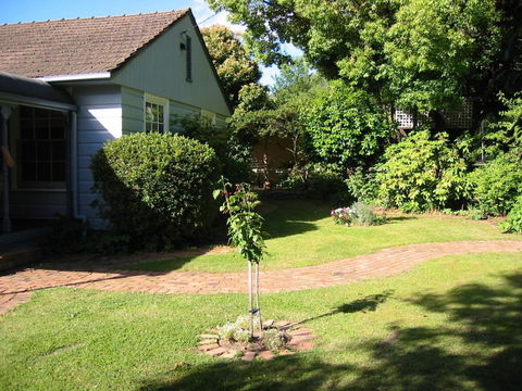 Bessies Cottage - Surfers Gold Coast 4