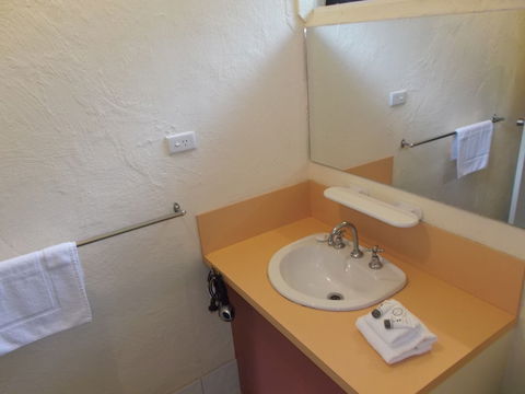 Harrietville Hotel Motel - Surfers Gold Coast 4