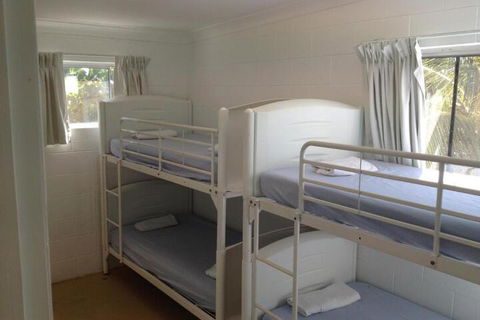 Absolute Backpackers Mission Beach - Surfers Gold Coast 2
