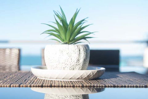 Hydeaway Bay Beach House - Surfers Gold Coast 3