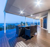Hydeaway Bay Beach House - Surfers Gold Coast