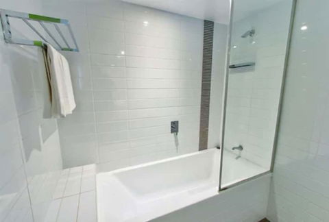 Mackay Oceanside Central Hotel - Surfers Gold Coast 6