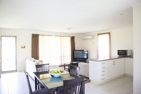 Echuca Moama Holiday Villas - Surfers Gold Coast 2