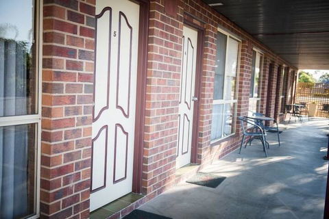 Moama Motel - Surfers Gold Coast 1