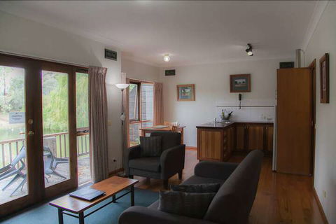 Perricoota Vines Retreat - Surfers Gold Coast 5