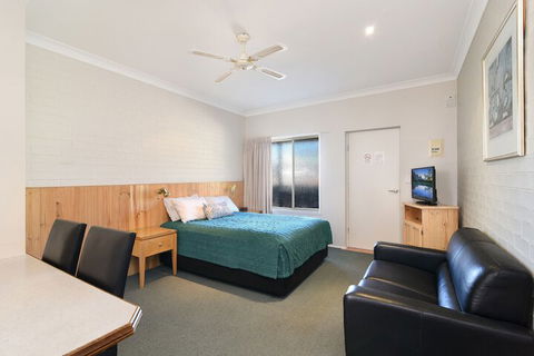 Catalina Motel Lake Macquarie - Surfers Gold Coast 3
