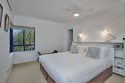 Cape Apartments - Surfers Gold Coast 3