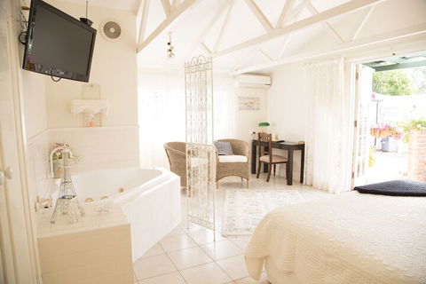 Rosebridge House Bed & Breakfast Adult Retreat - Surfers Gold Coast 6