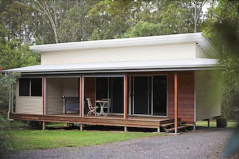 Crookneck Retreat - Surfers Gold Coast 0