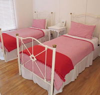 The Little Red Hen Bed  Breakfast - Surfers Gold Coast
