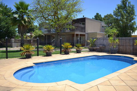 Barossa Valley Apartments - Surfers Gold Coast 3