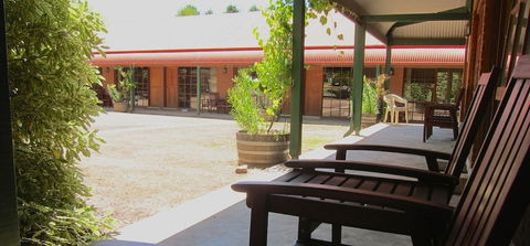 Harrietville Snowline Hotel - Surfers Gold Coast 3