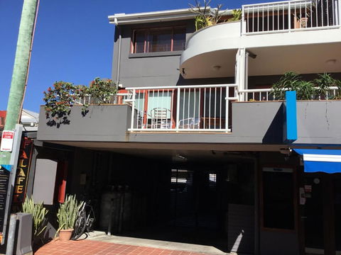 Byron Beach House - Surfers Gold Coast 5