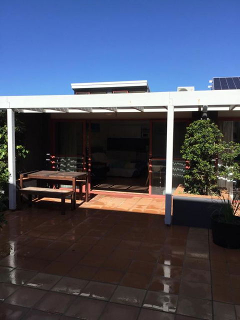 Byron Beach House - Surfers Gold Coast 6
