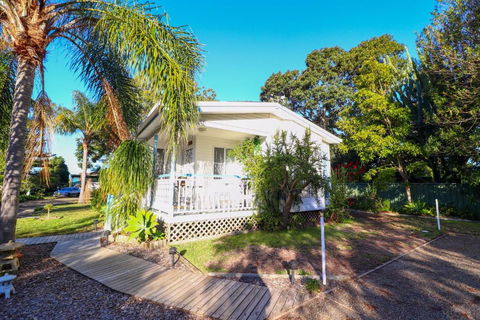 Bromyard Cottage - Surfers Gold Coast 3