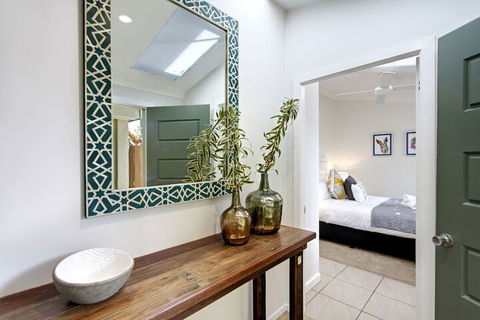 A Perfect Stay - Jimmy's Beach House - Surfers Gold Coast 1