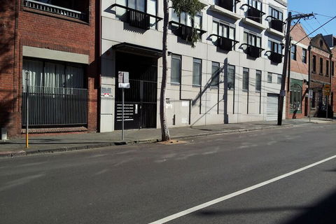 Australian Home Away At Market Square Melbourne - Surfers Gold Coast 3