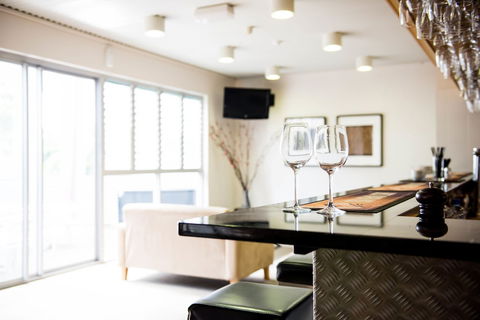 Capella Coach Inn - Surfers Gold Coast 6