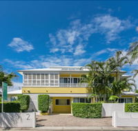 Byron Bathers - Surfers Gold Coast