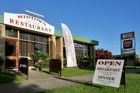 Midtown Motor Inn - Surfers Gold Coast 1