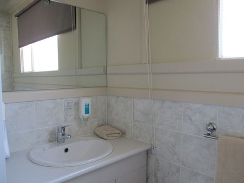 Kaniva Midway Motel - Surfers Gold Coast 5