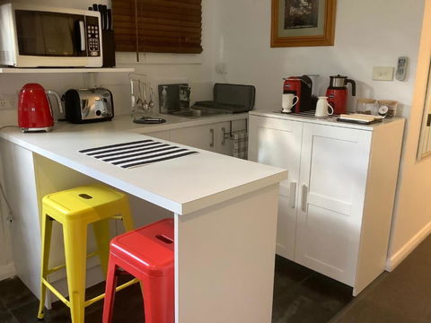 Petite Provence Cottage - Surfers Gold Coast 6
