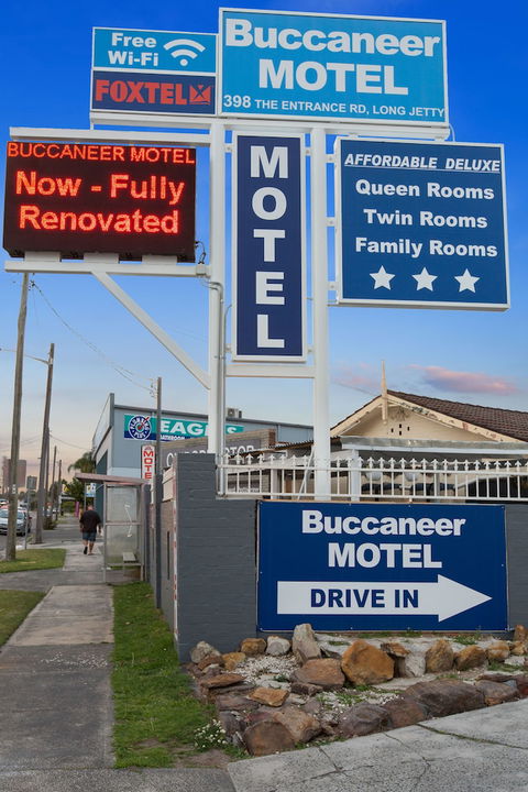 Buccaneer Motel Pet Friendly - Surfers Gold Coast 0