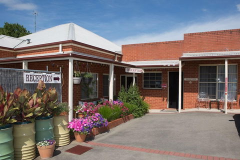 Yackandandah Motor Inn - Surfers Gold Coast 0