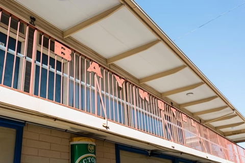 Bay Motel Hotel - Surfers Gold Coast 1