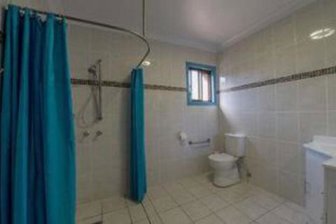 CBD Accommodation Tamworth - Surfers Gold Coast 0