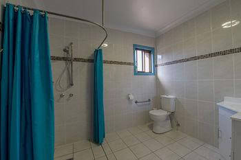 CBD Accommodation Tamworth - Surfers Gold Coast 1