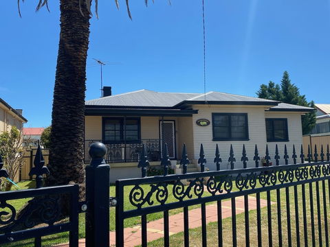 Inverell Terrace Motor Lodge - Surfers Gold Coast 1