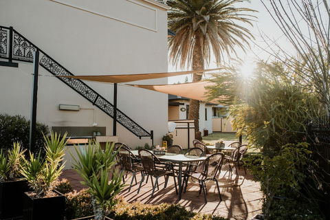 Inverell Terrace Motor Lodge - Surfers Gold Coast 2