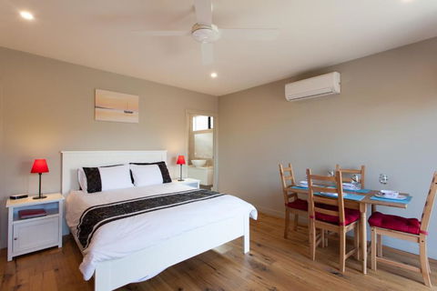 Silversands Beach Cottage - Surfers Gold Coast 4