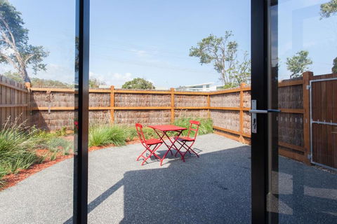 Silversands Beach Cottage - Surfers Gold Coast 5