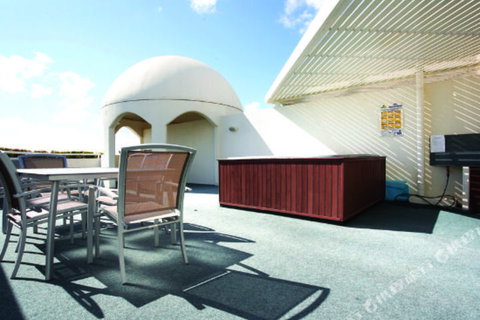 Zanzibar 802 - Surfers Gold Coast 4