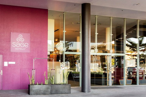 Sage Hotel Wollongong - Surfers Gold Coast 0