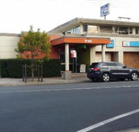 Warners Bay Hotel - Surfers Gold Coast