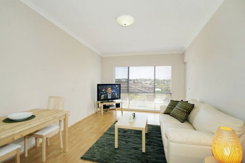 Acacia Holiday Or Business Stay Accommodation - Surfers Gold Coast 3